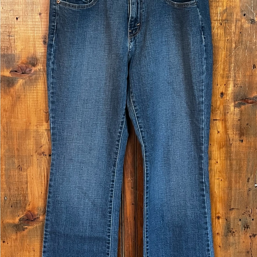 Levi's Women's 515 Bootcut Blue Jeans - Picture 3 of 5